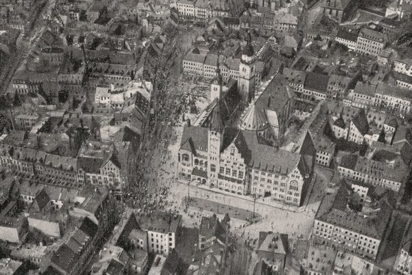 Blick_auf_die_Innere_Stadt_in_Chemnitz_vom_Luftschiff_Parseval_PL_5_am_2._Oktober_1910