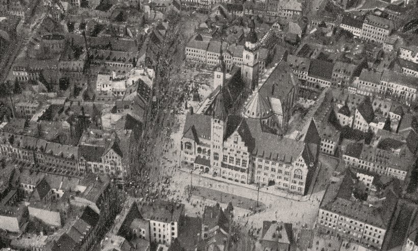 Blick_auf_die_Innere_Stadt_in_Chemnitz_vom_Luftschiff_Parseval_PL_5_am_2._Oktober_1910