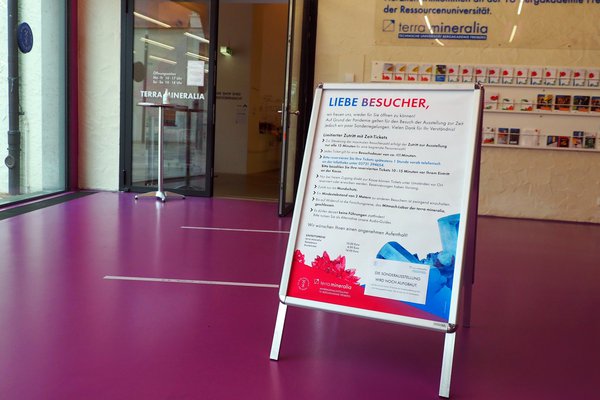 Eingangsbereich Terra Mineralia_P5110509_presse.jpg
