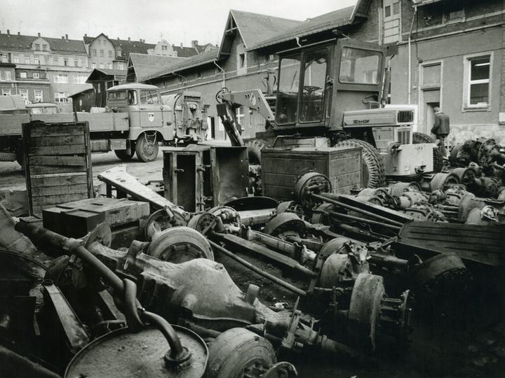 Blick auf den Hof des VEB Stadtwirtschaft in den 1980er Jahren