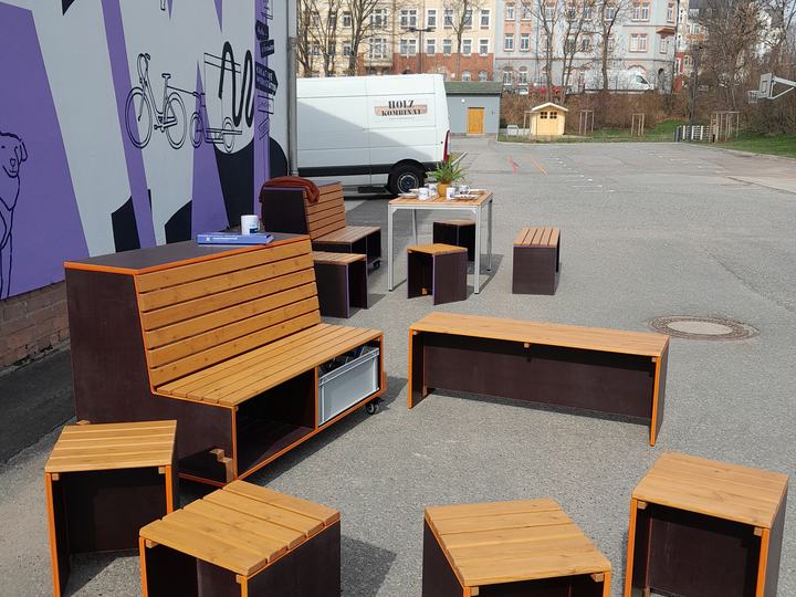 Präsentation der Fleximöbel durch das Holzkombinat