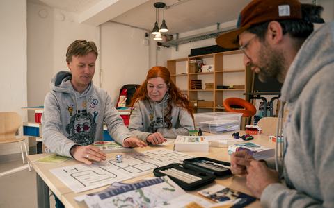 Akteure der MINT-Koordinierungsstelle CLARO! in ihrem Kontaktbüro