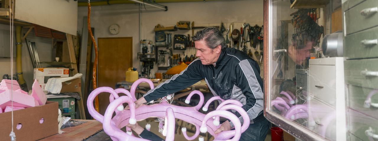 Ingo Scheller in seiner Werkstatt