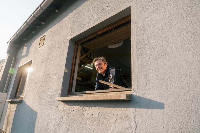 Ingo Scheller in seiner Werkstatt in Haus E