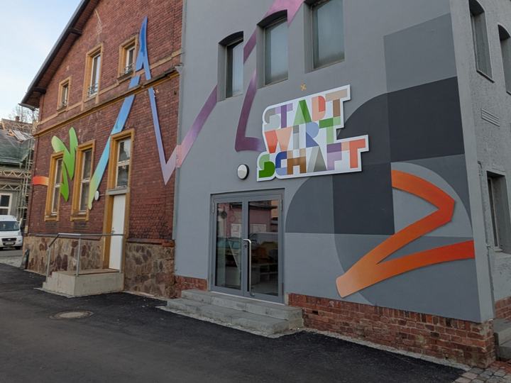 Fertiggestellte Fassade 04, gestaltet durch Rebel Art