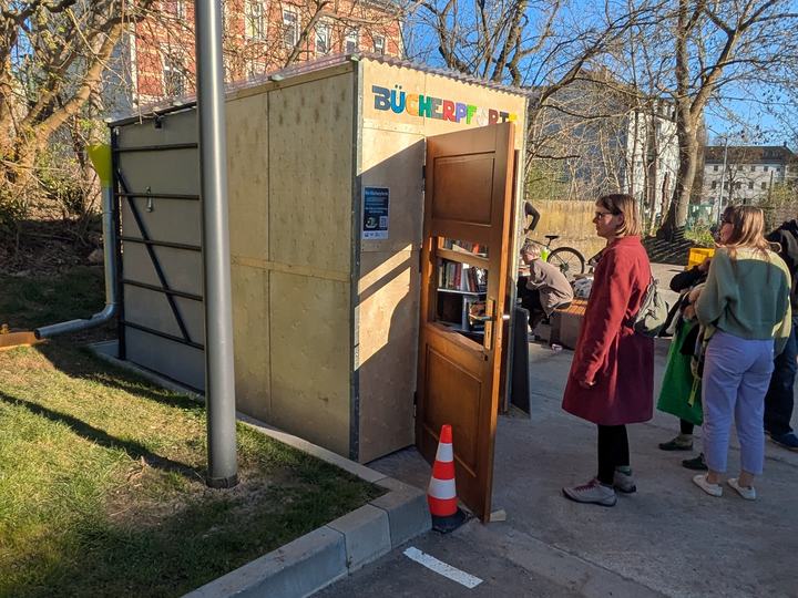 Eröffnung der Bücherpforte in der Stadtwirtschaft am 8. April 2026