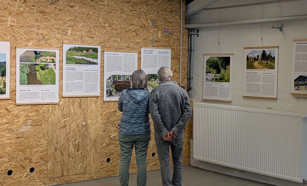 Blick in die Ausstellung Interventionsflächen für Chemntz 2025 im Schauraum