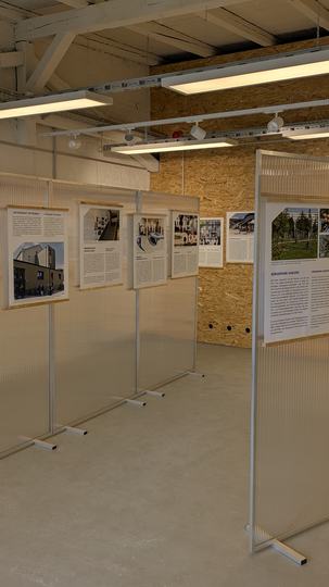 Blick in die Ausstellung Interventionsflächen für Chemntz 2025 im Schauraum