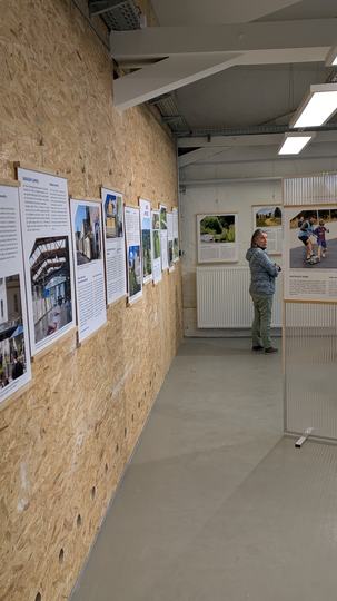 Blick in die Ausstellung Interventionsflächen für Chemntz 2025 im Schauraum