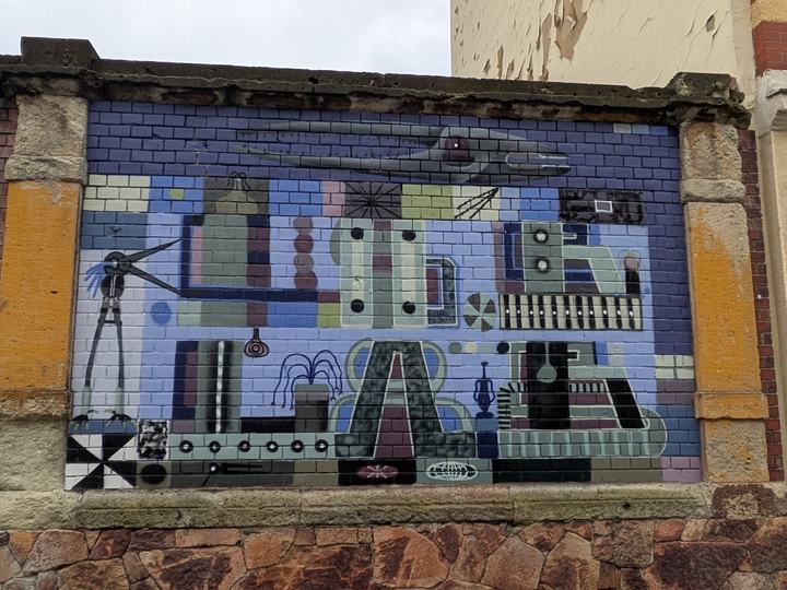 Anzeigenfassade von Tim Petrovitsch