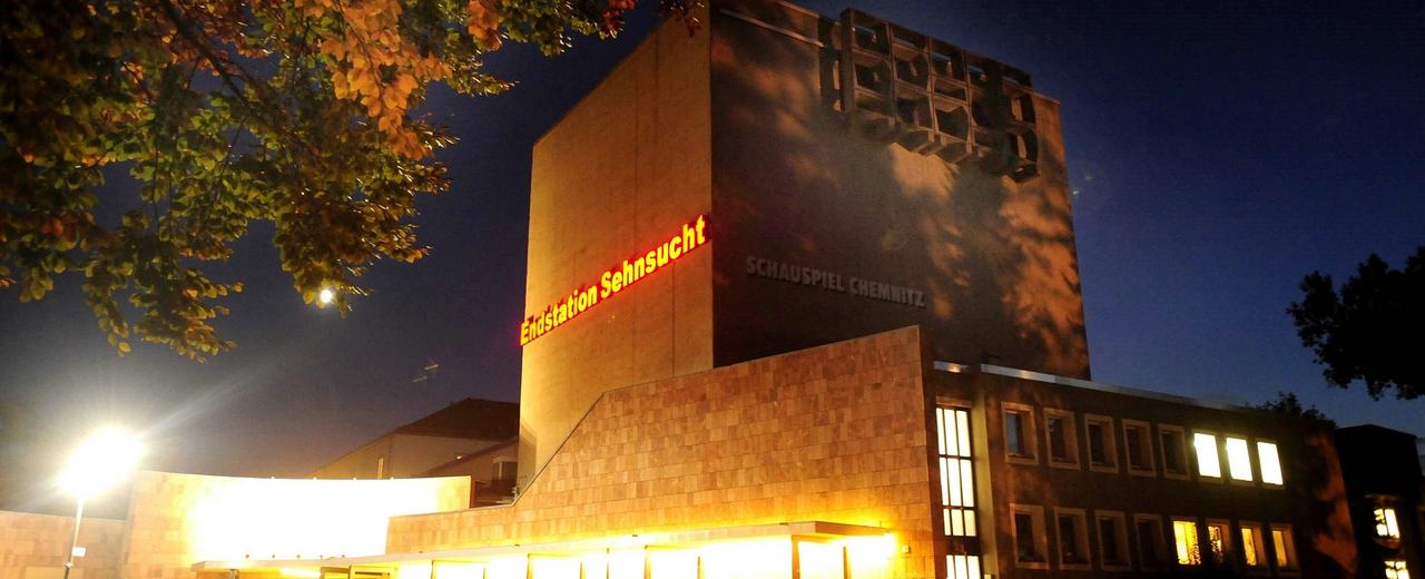 Schauspielhaus Chemnitz bei Nacht