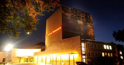 Schauspielhaus Chemnitz bei Nacht