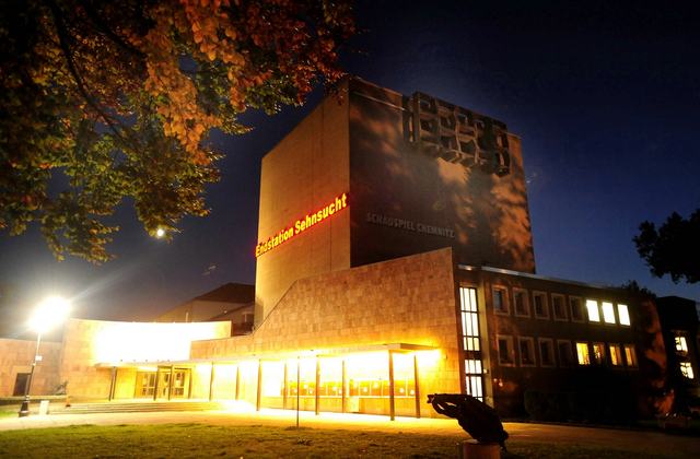 Schauspielhaus Chemnitz bei Nacht