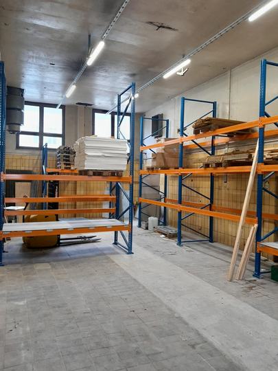 Bild der Materiallagers bei Eröffnung