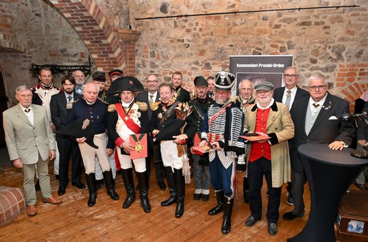 106SchlossDoebenVerleihungKdtPrendelOrden