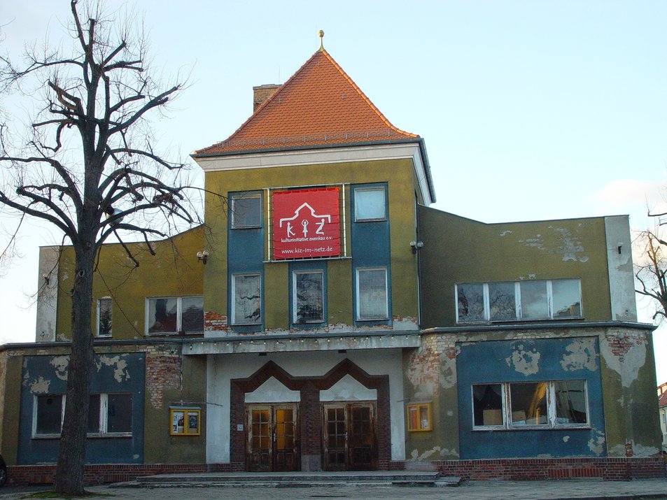 KUS_Foerderung_2007_Saaldecke_Kulturkino_Zwenkau_1.jpg