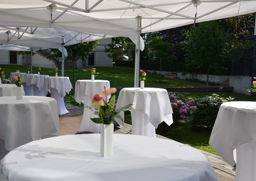 Mediencampus_Innenhofterrasse 2.jpg