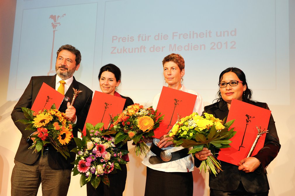 Medienpreis_2012_Preisverleihung_Navaro_Szavuly_Perez_Ruehl.jpg