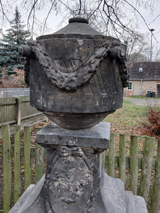 Sanierung_Grabmal_Lausa_4 (Förderverein Dorfkirche Lausa e. V.)