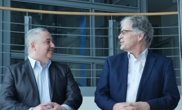 Geschäftsführer Dr. Helmut Geilert (r.) und René Schädlich, Marketing & Sales-Verantwortlicher