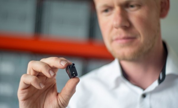 Dr. Sven Friedrich analysiert und verbessert Kunststofffügungen