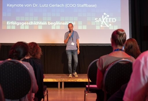 Staffbase-Gründer Lutz Gerlach erinnerte an die Anfänge des heutigen Unicorns