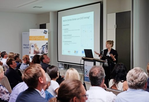Dr. Madlen Wuttke vom Gründerteam PIAS berichtete über ihre Erfahrungen mit dem EXIST-Programm (FOTO: Saxeed)