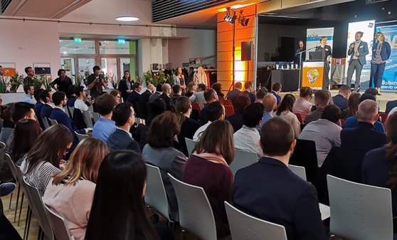 Neun Teams aus Studierenden oder Wissenschaftlern präsentierten ihre Gründungsideen einer Live-Jury und dem Publikum.