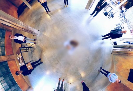 Preisverleihung mit Abstand: Die Gewinner des TUClab-Wettbewerbs 2020 erhielten im geräumigen Gebäude des "Kraftverkehrs Chemnitz" ihre Urkunden und Preise.