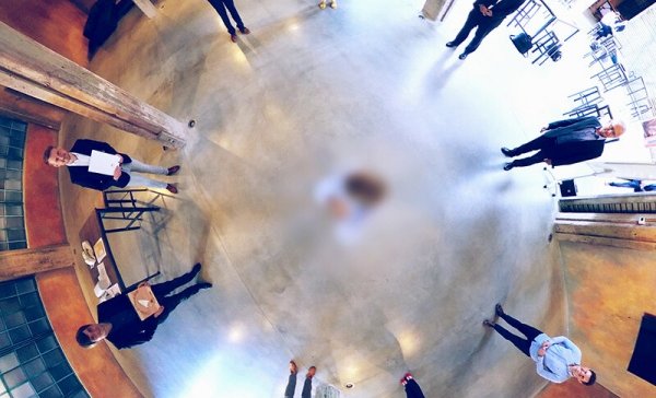 Preisverleihung mit Abstand: Die Gewinner des TUClab-Wettbewerbs 2020 erhielten im geräumigen Gebäude des "Kraftverkehrs Chemnitz" ihre Urkunden und Preise.